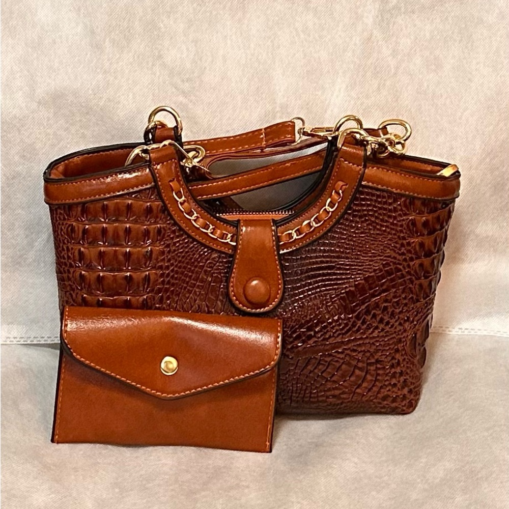 Elegant Brown Croc-Embossed Handbag Set